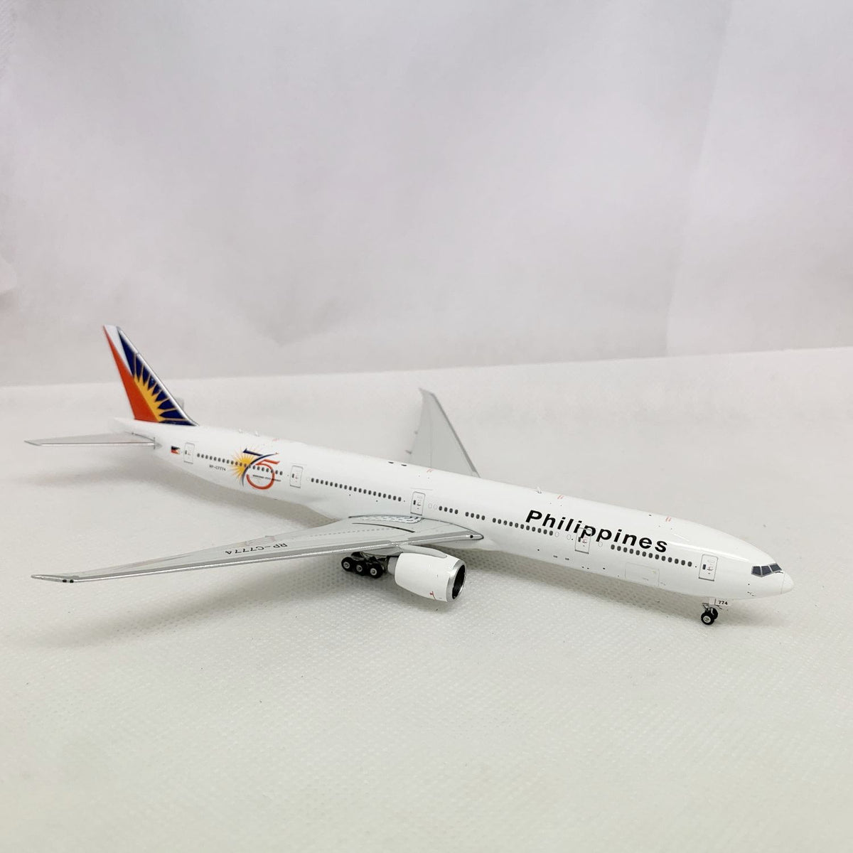 航空機・ヘリコプター Gemini 1/400 Transaero B777-300 Gemini 1/400 Transaero B777-300 - メルカリ