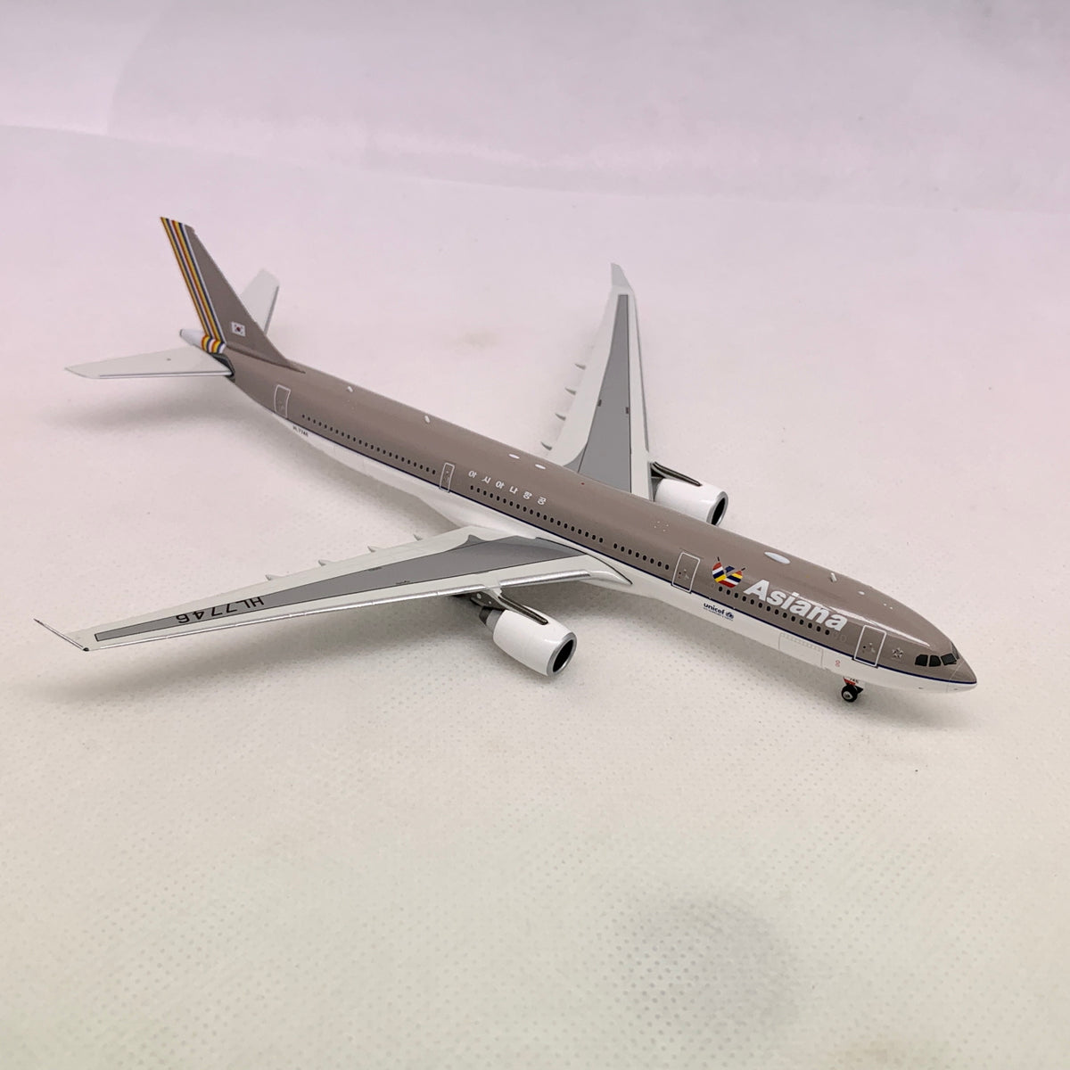 1/400 Phoenix Airbus A330-300 Qantas Airways VH-QPJ new