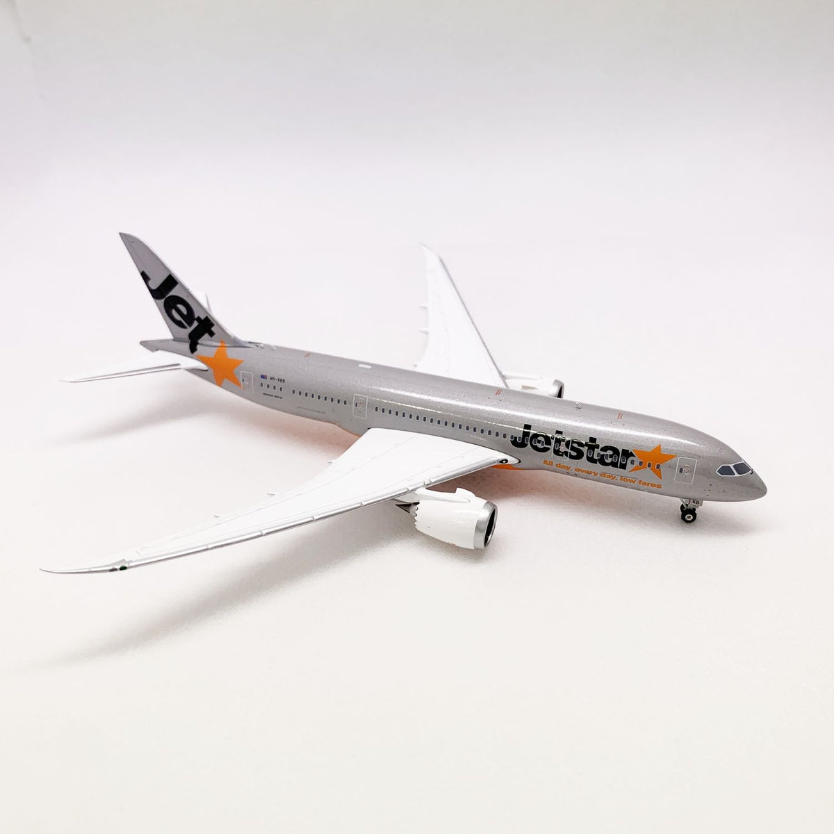 レア品 1/200？ B787-9 Mobil jet 387 カラー Amazon.com: Hasegawa 1:200 ANA B787-9 Airliner Model Kit, Blue