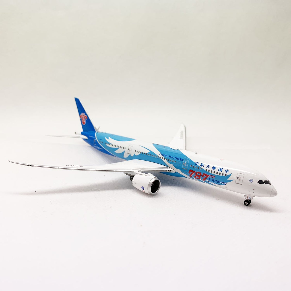phoenix 1/400 中国南方航空 B787-8 www.JetCollector.com: PHOENIX BOEING B787-8 (HOUSE LIVERY