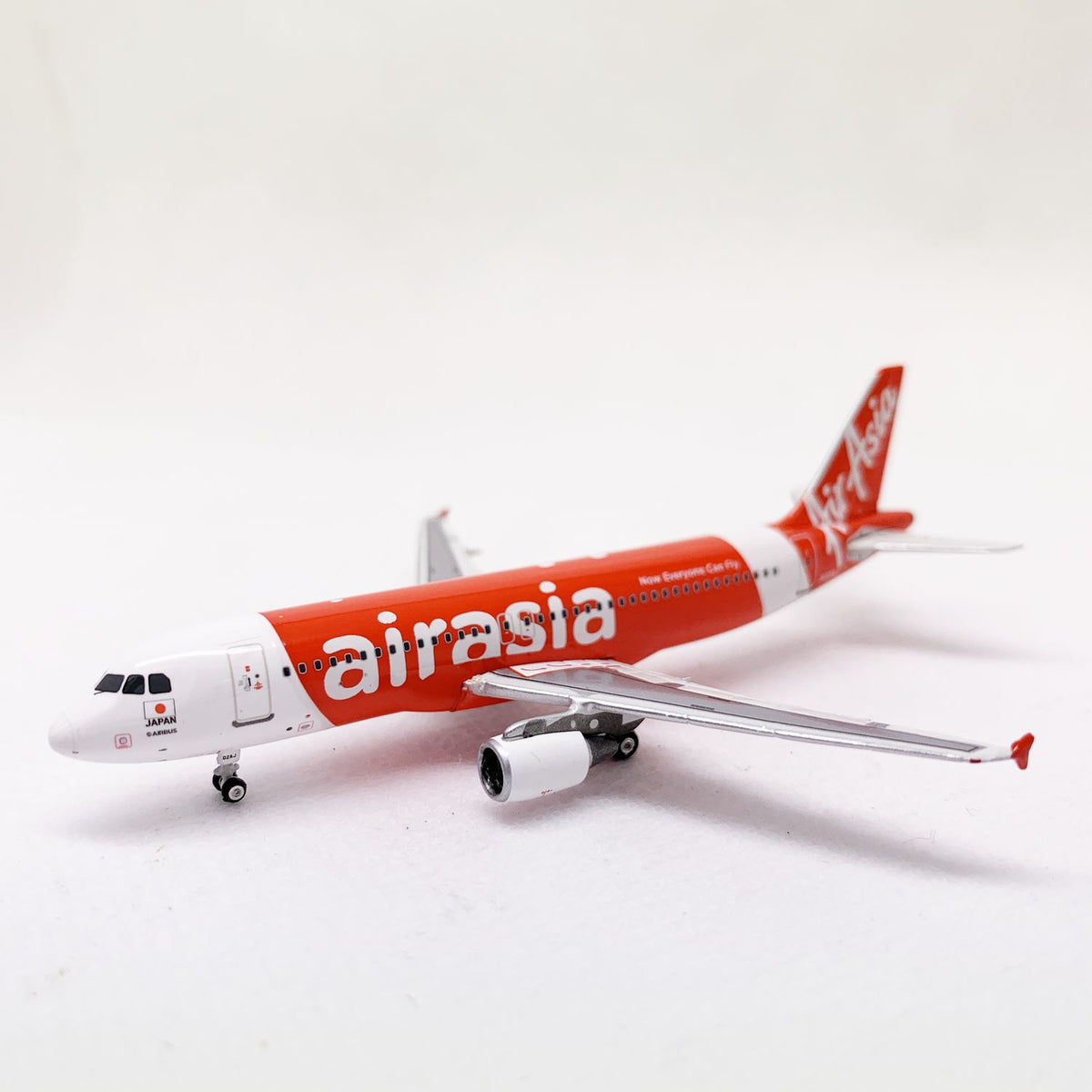 Air Asia A320 JA02AJ Phoenix 1:400