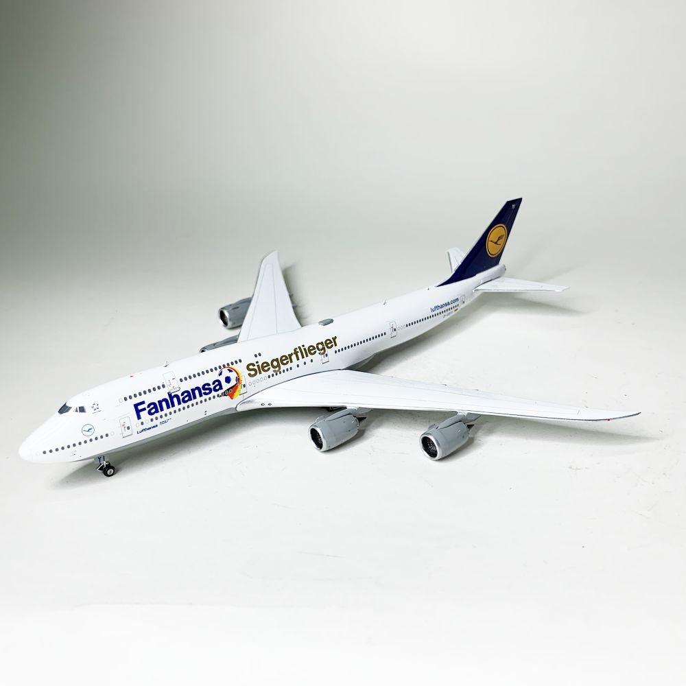 Lufthansa B-747-8i D-ABYI Siegerflieger Phoenix 1:400