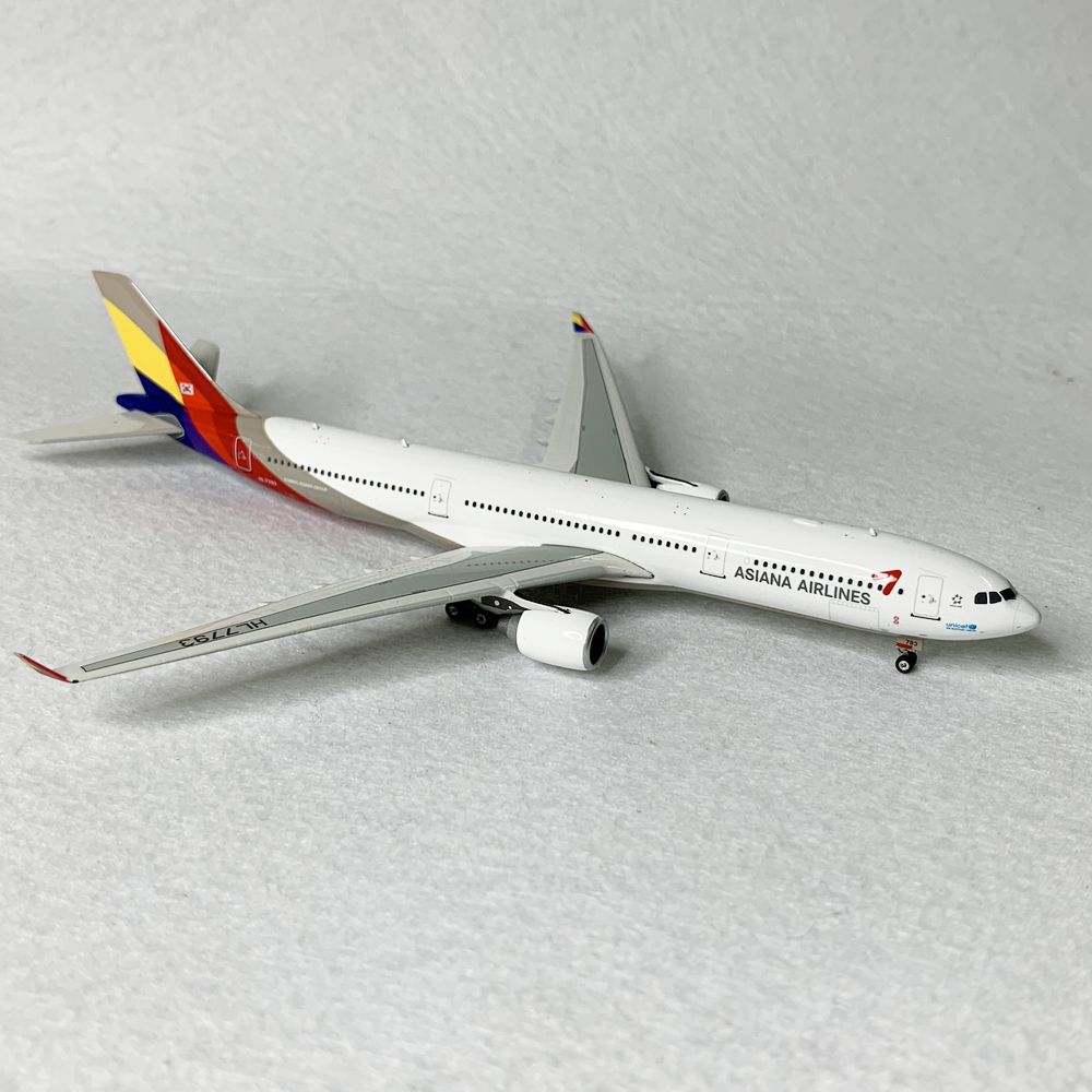 Asiana Airlines A330-300 HL7793 Phoenix 1:400 – Diecastbird Plane