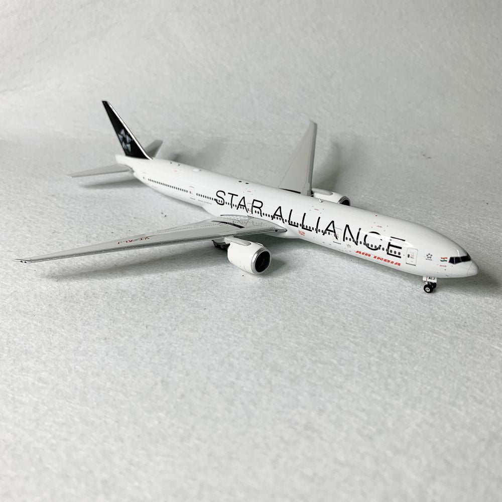 航空機・ヘリコプター Boeing 777-200 STAR ALLIANCE 1:400 航空機・ヘリコプター Boeing 777-200 STAR ALLIANCE 1:400 航空機