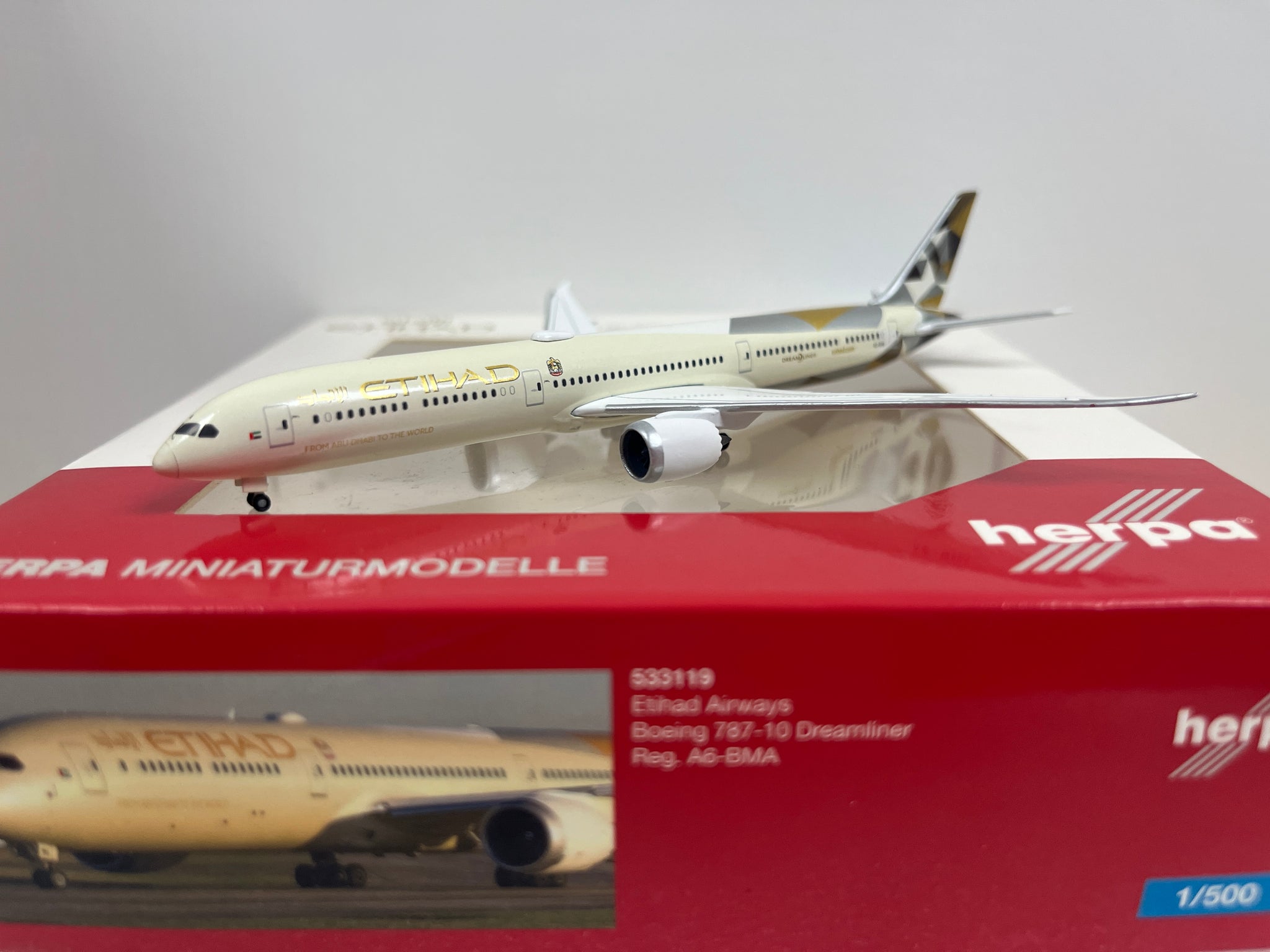 Etihad Airways B787-10  A6-BMA Herpa 1:500