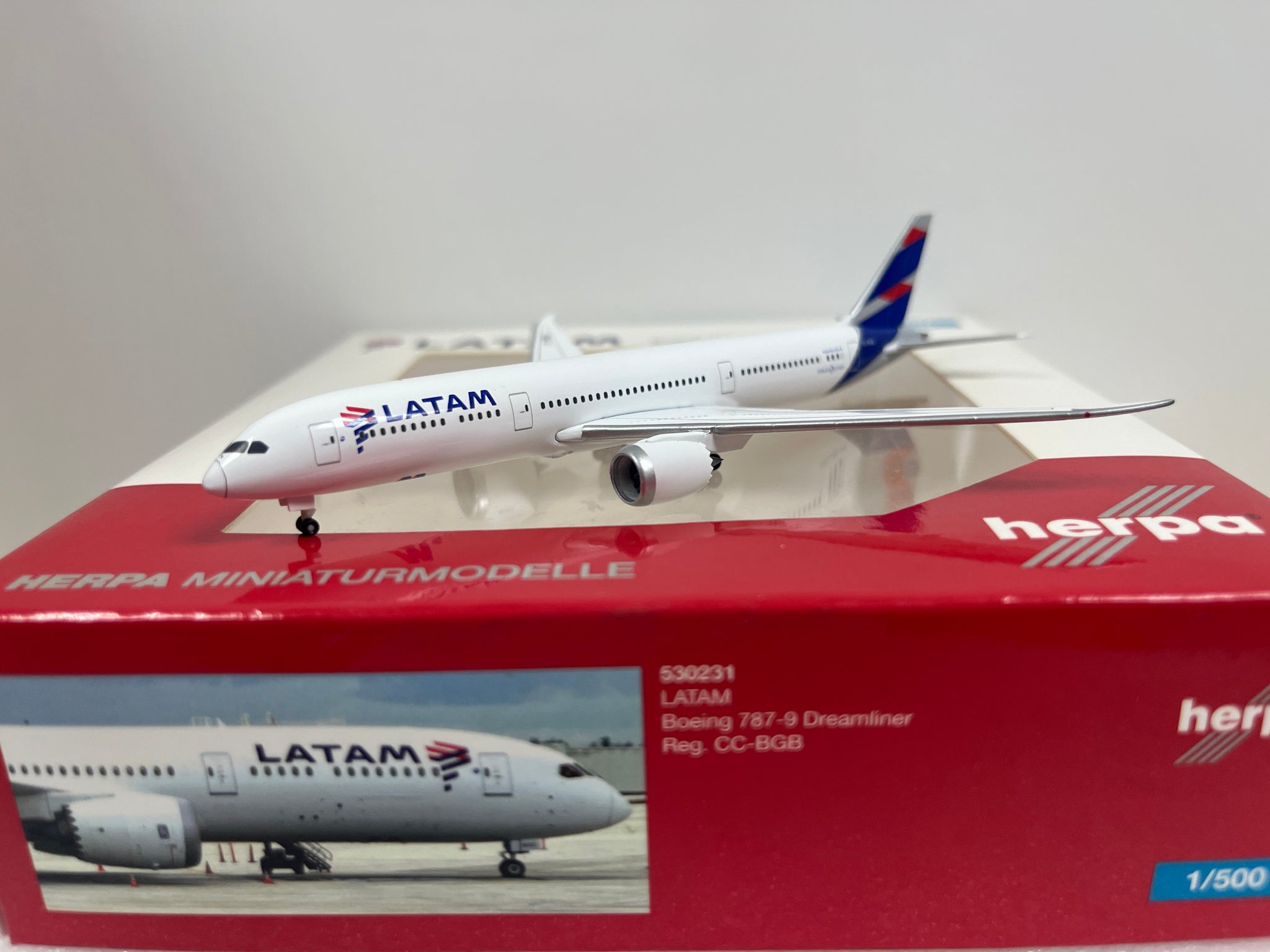 Latam B787-9  CC-BGB  Herpa 1:500