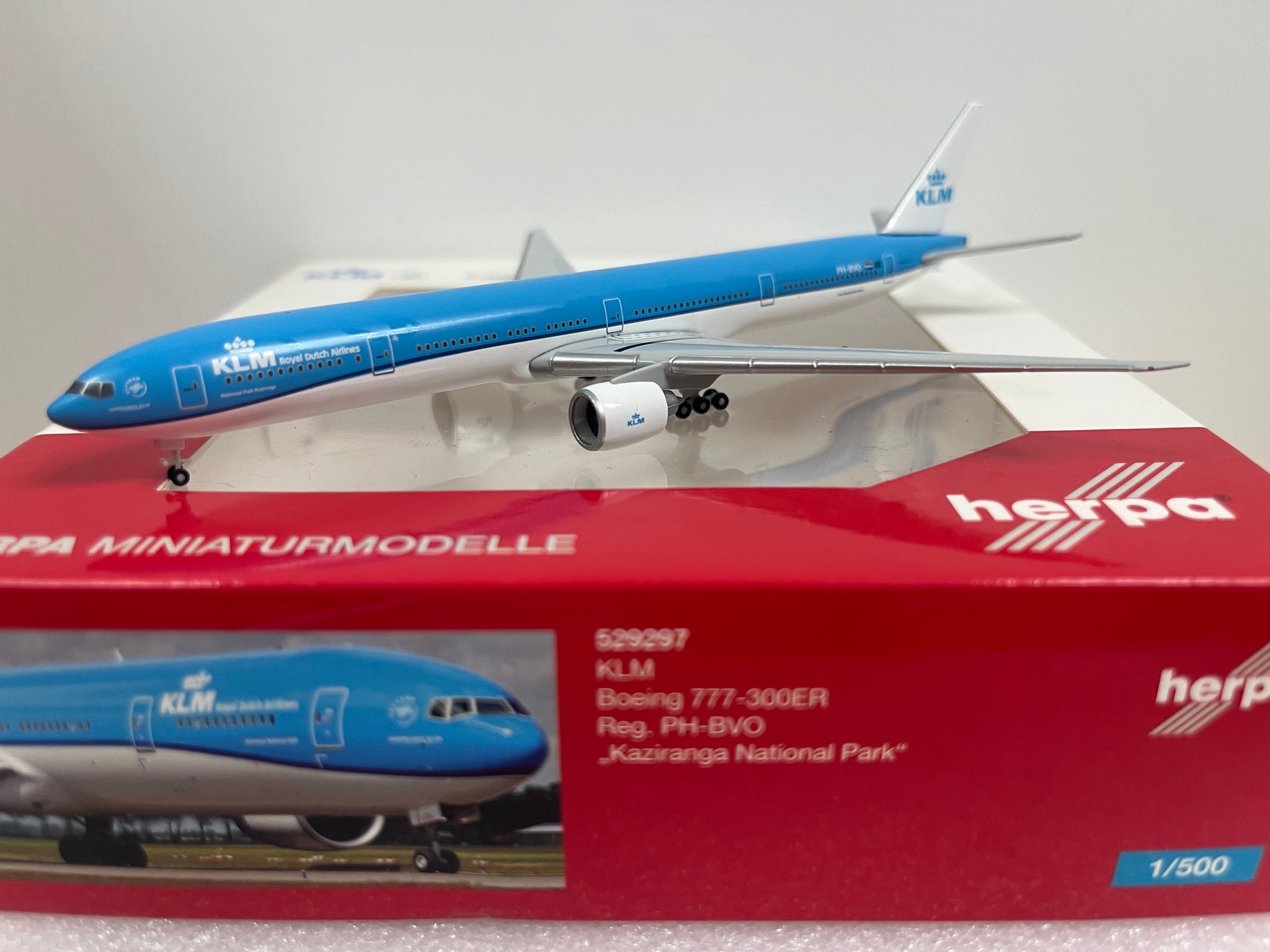 KLM B777-300ER  PH-BVO Herpa 1:500