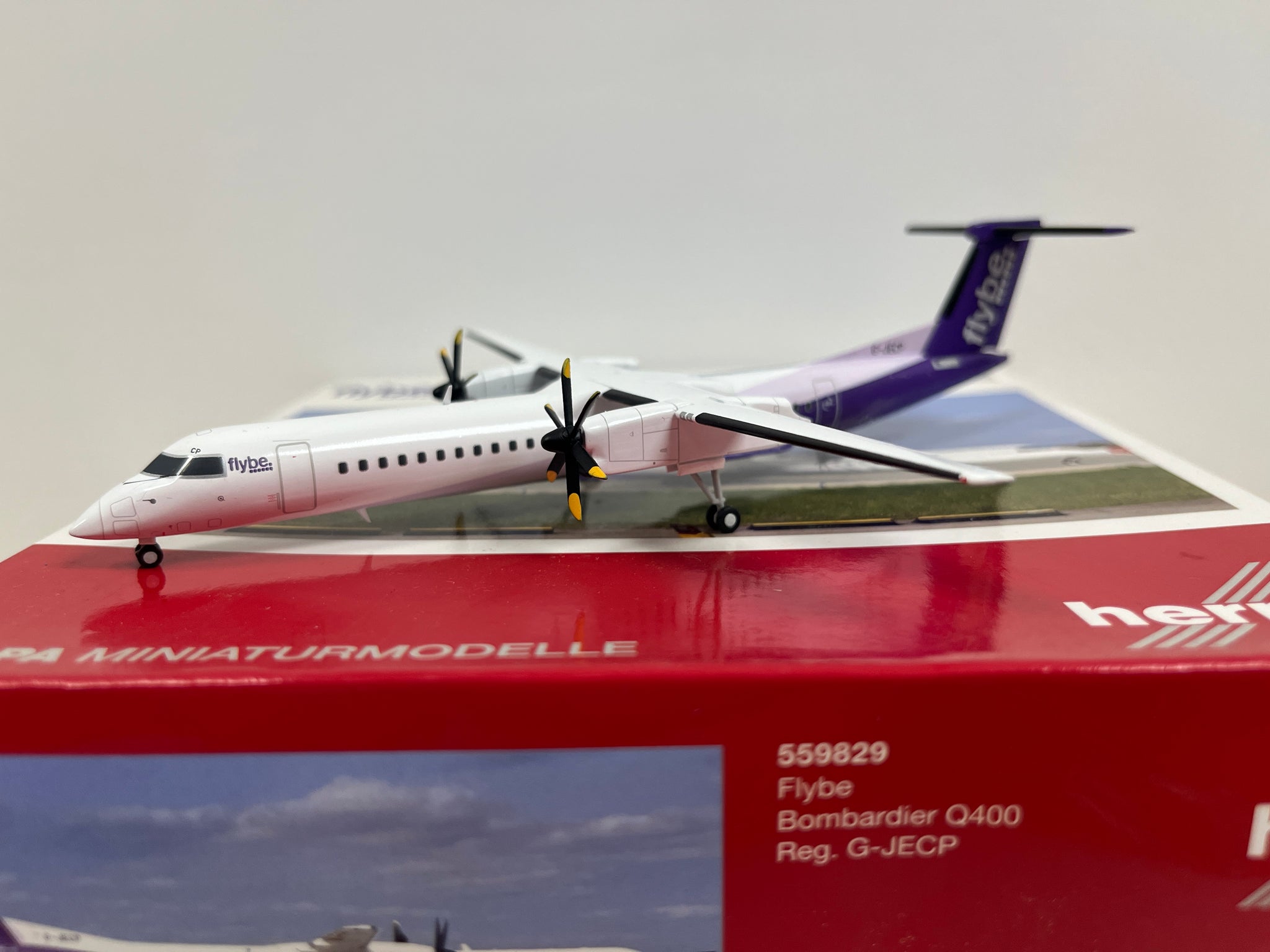 Flybe Q400 G-LECP Herpa 1:200 – Diecastbird Plane Model Store