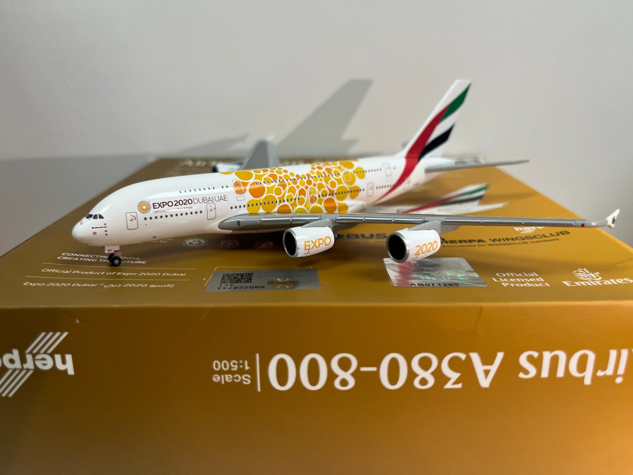 Emirates A380  A6-EEY Herpa 1:500