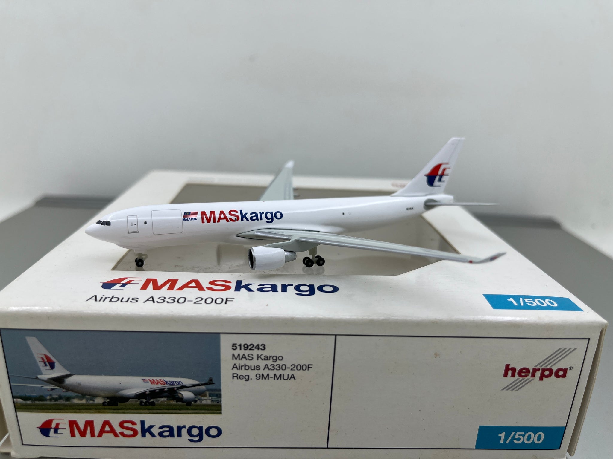 Mas Kargo  A330-200F M-MUA  Herpa  1:500