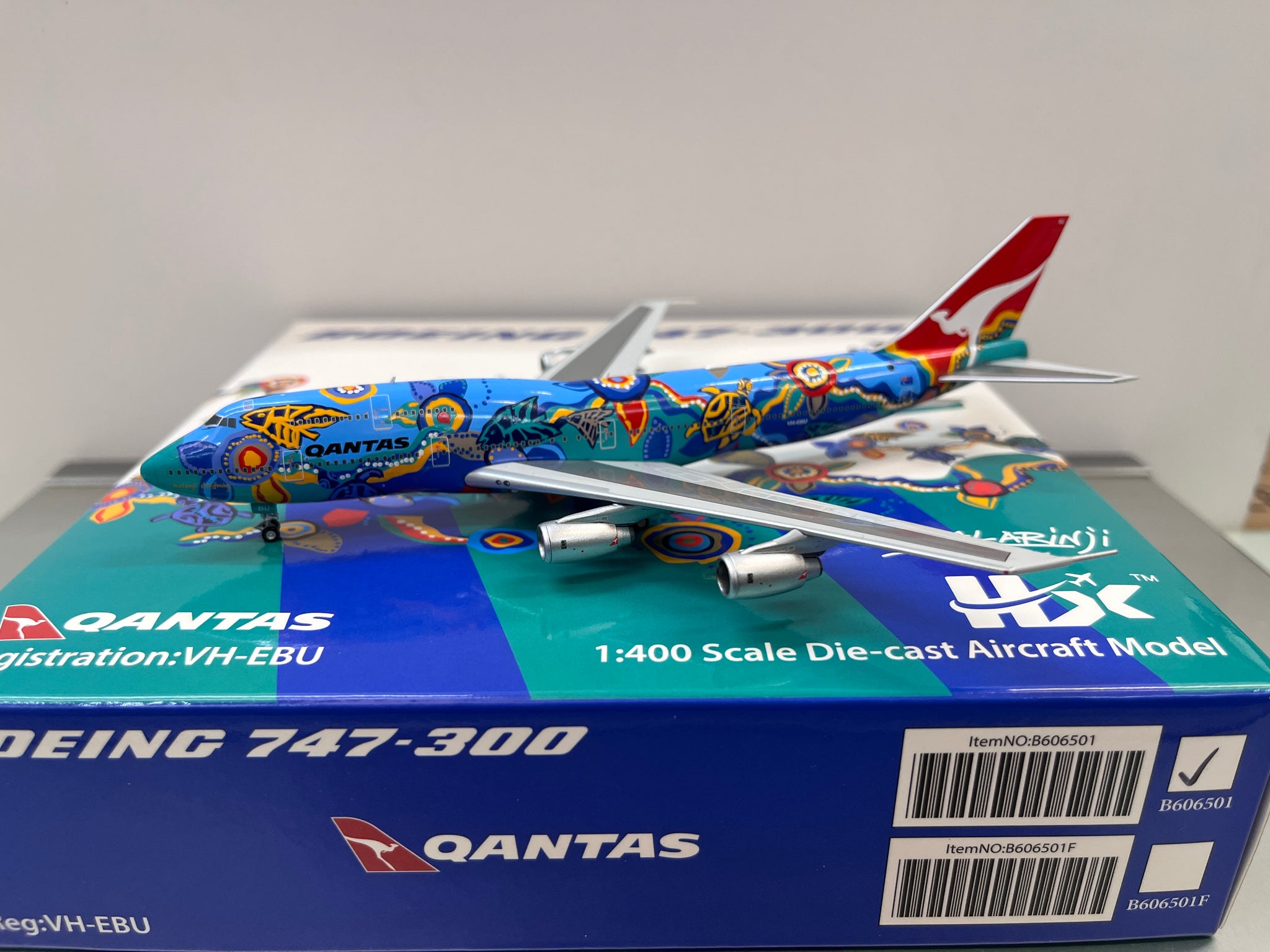 Hx Model 1:400 Qantas B747-300 VH-EBU B606501