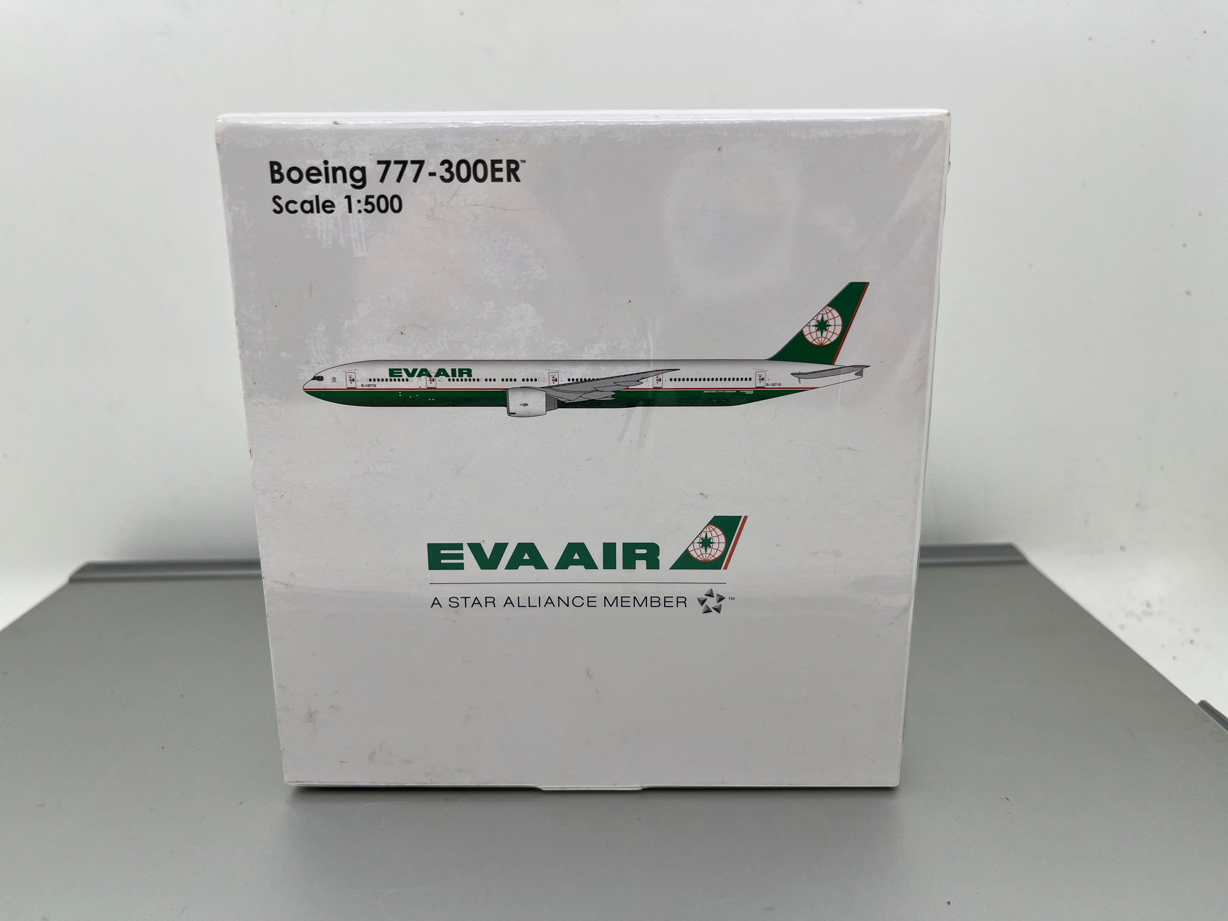 1:500 Hogan – Diecastbird Plane Model Store