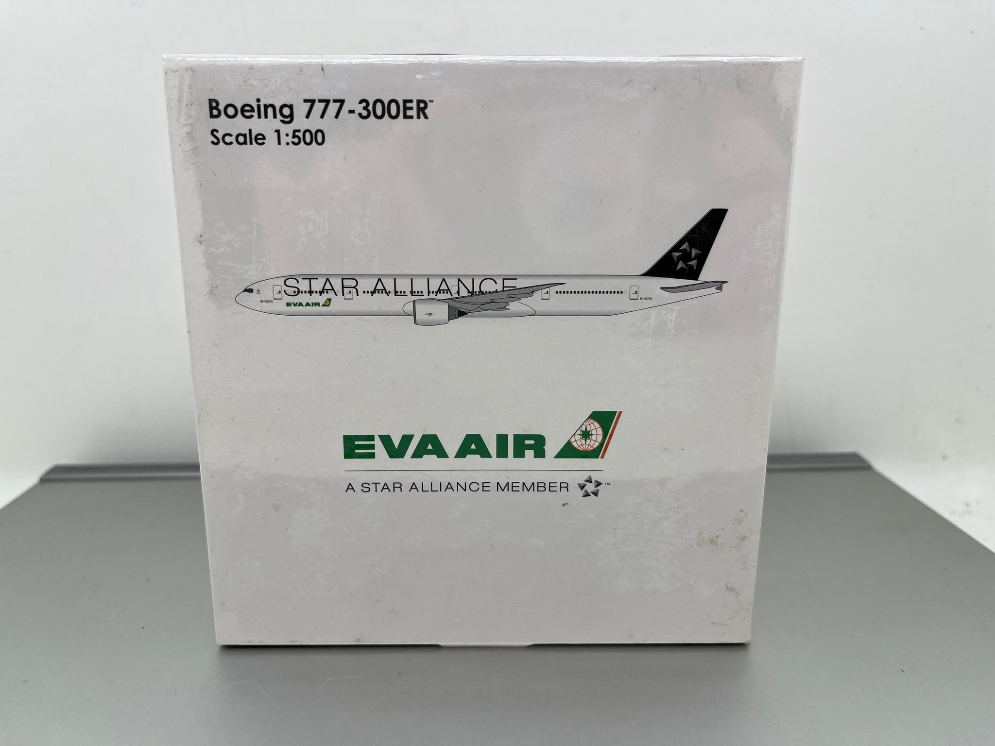 Eva Air  star allience B777-300ER B-16701  Hogan 1:500