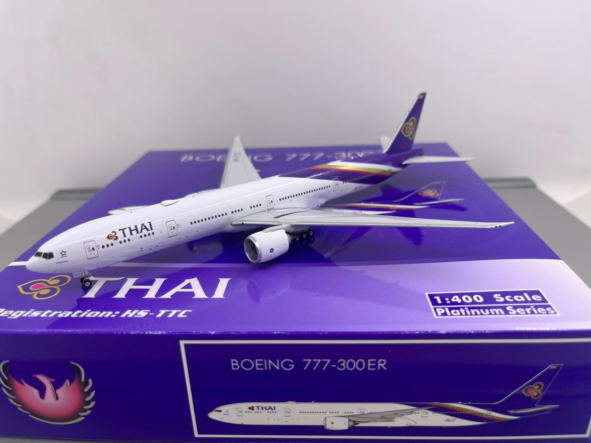 Thai Airways B777-300 HS-TTC  Phoenix 1:400