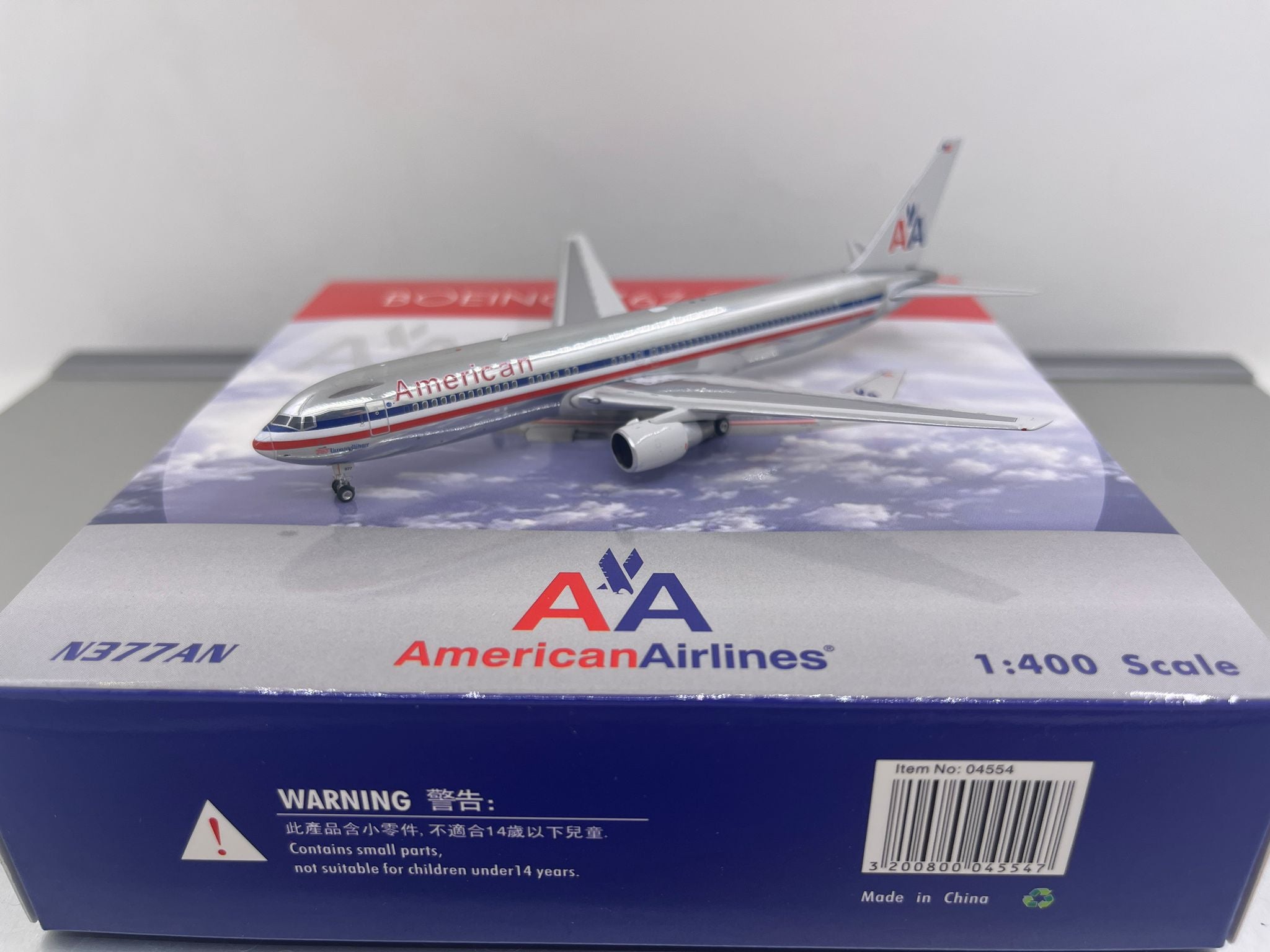 American B767-300 N377AN  Phoenix 1:400