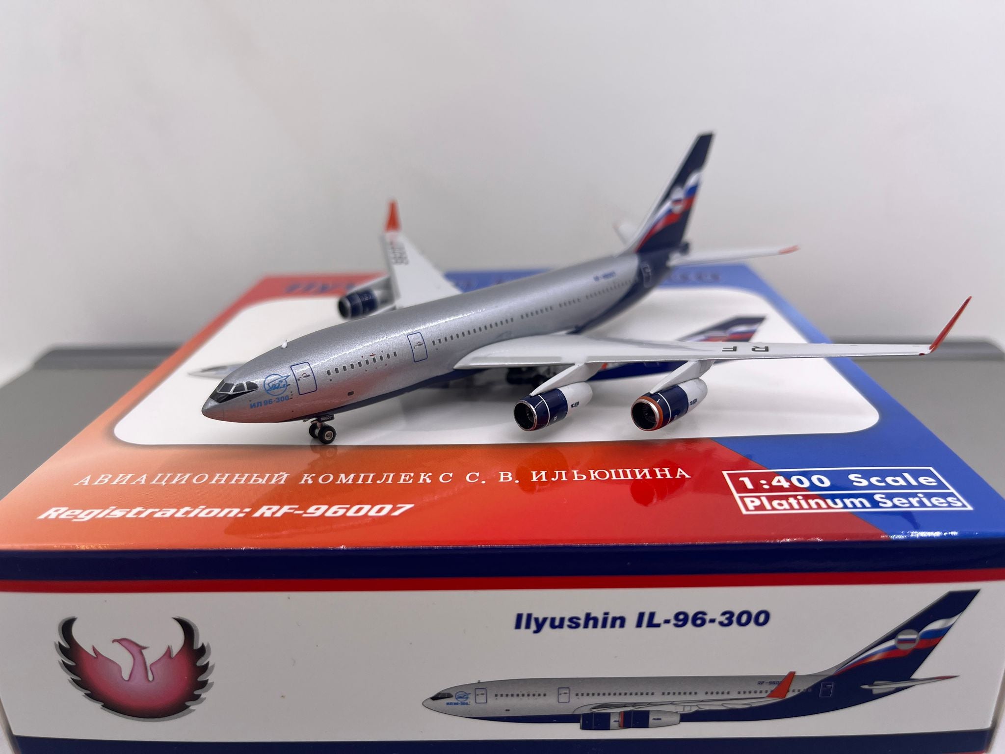 Ilyushin IL-96-300 RF-96007  Phoenix 1:400