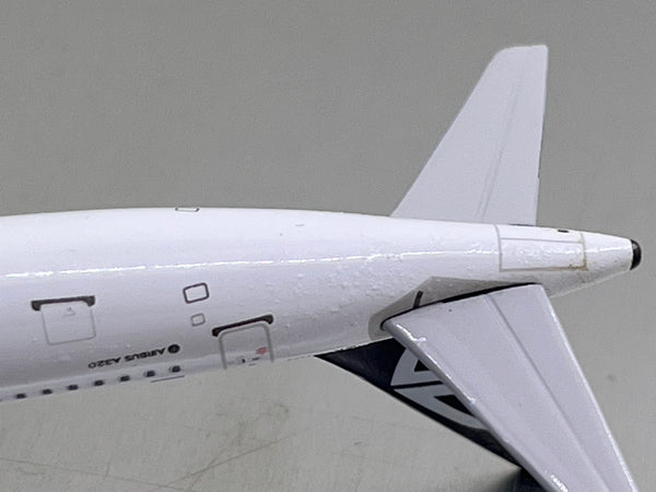 Air New Zealand A320-200 ZK-OXA Phoenix 1:400 10795