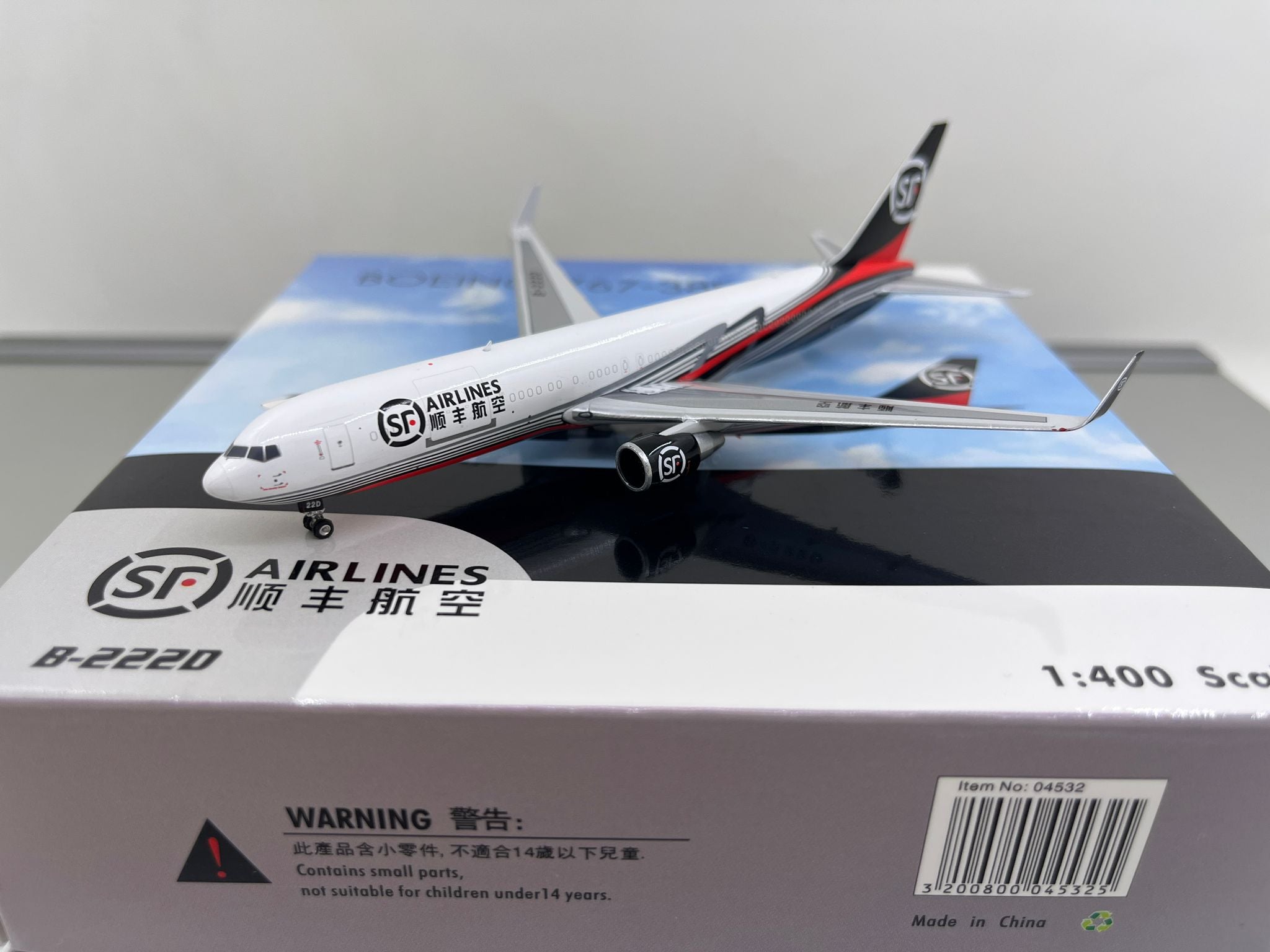 SF Airlines B767-300ER B-222D  Phoenix 1:400