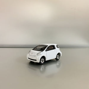 Takara Tomy Tomica no.28 Toyota Iq