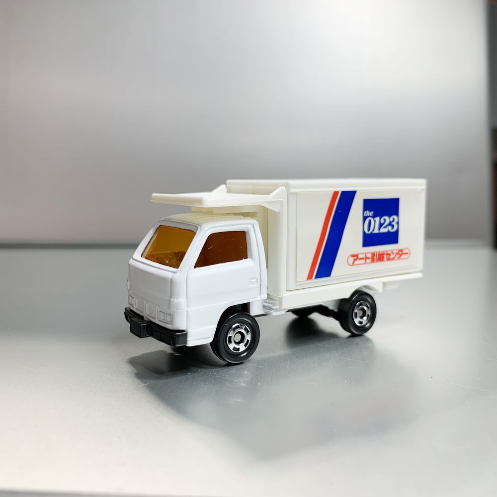 Takara Tomy Tomica no.32 Isuzu Elf Power Container Truck 1 Takara Tomy Tomica no.32 Isuzu Elf Power Container Truck 1