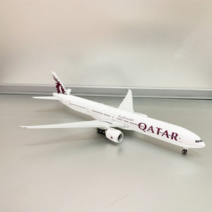 Qatar Airways B777-300er A7-BOB Phoenix 1:400