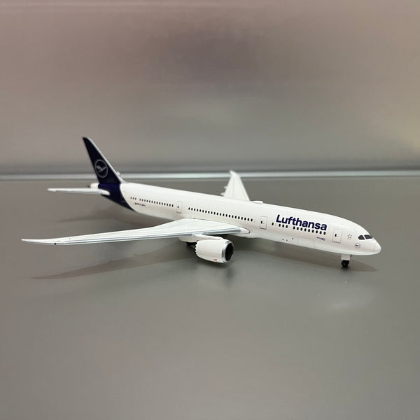 Lufthansa-B787-9-D-ABPA-Herpa-1:500