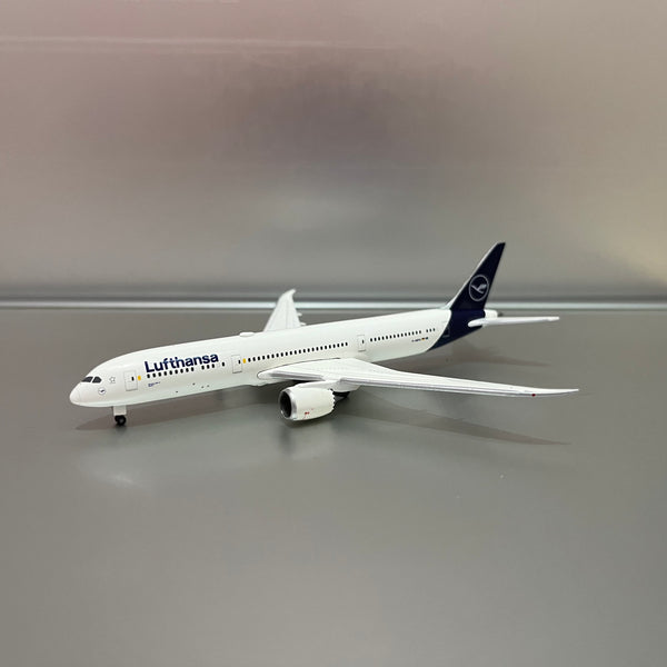 Lufthansa-B787-9-D-ABPA-Herpa-1:500