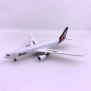 Alitalia A330-200  Reg no. EI-EJK Net Model 1:400