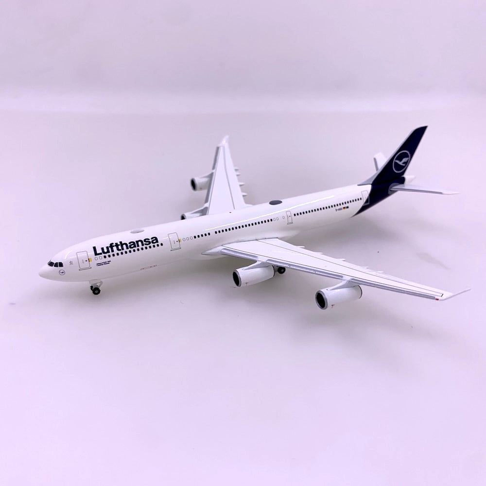 Lufthansa A340-300   Reg no.  Phoenix 1:400