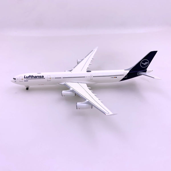 Lufthansa A340-300   Reg no.  Phoenix 1:400