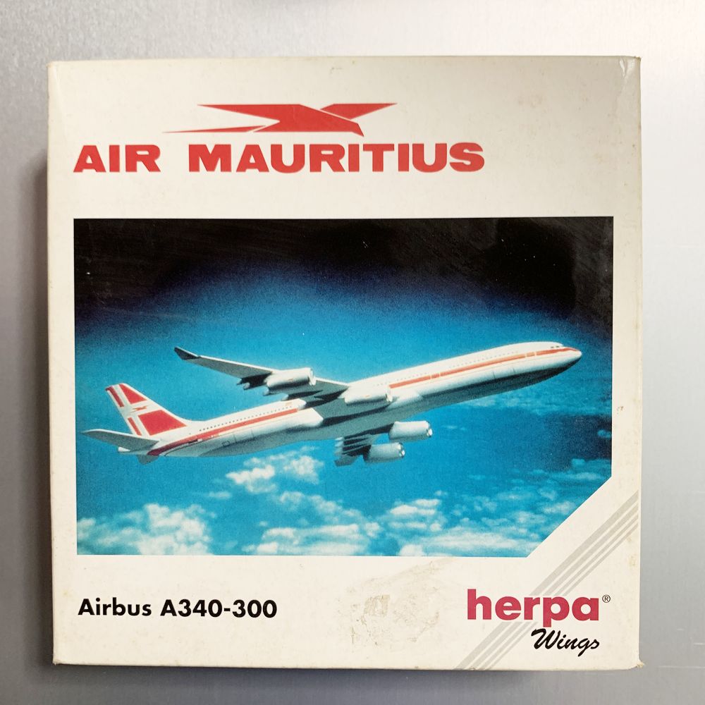 Air Maruitius A340-300 3631  Herpa 1:500