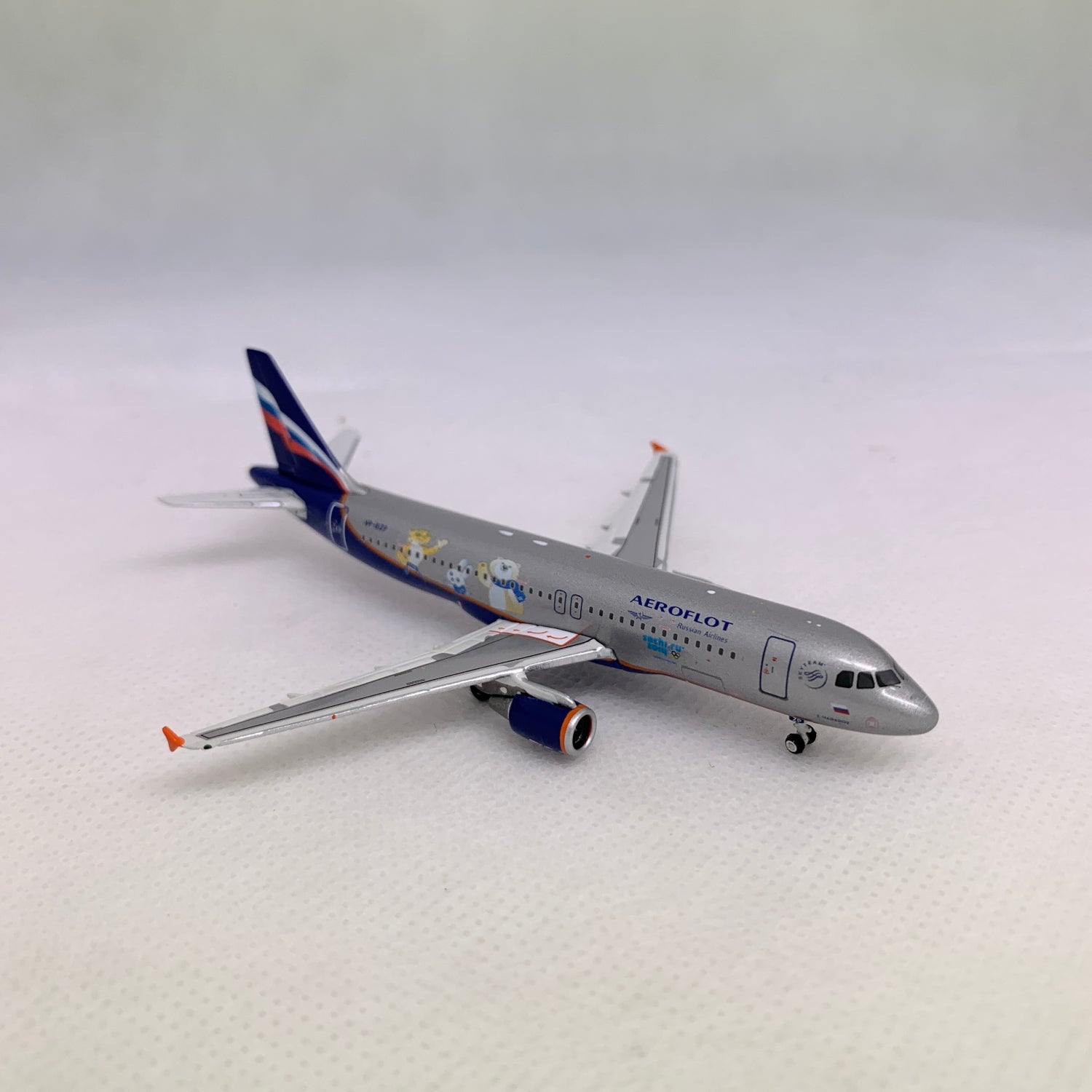 Aeroflot A320 VP-BZP Phoenix 1:400