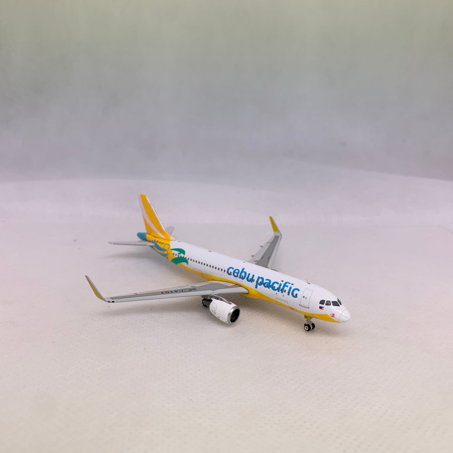 Cebu pacific diecast store plane