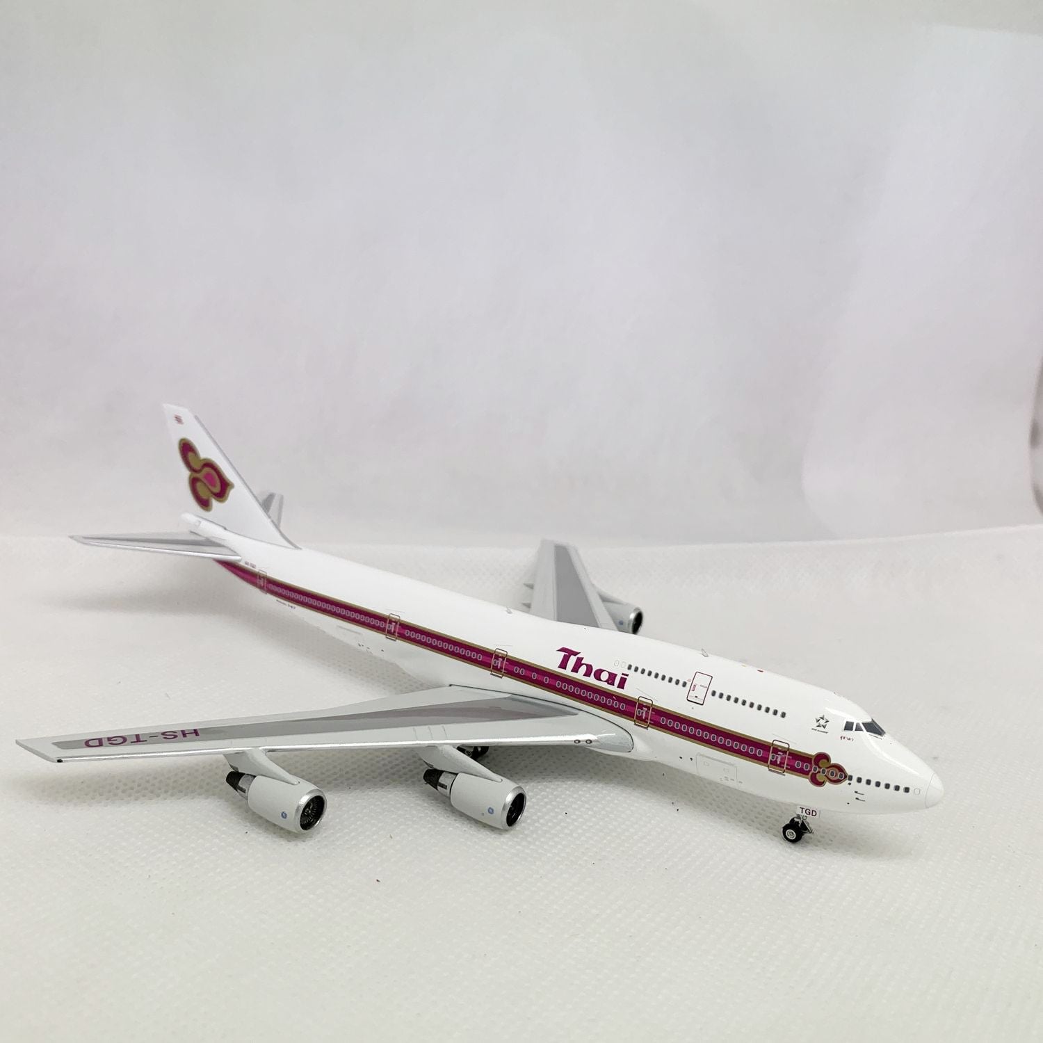 Thai Airways B747-200 HS-TGD Phoenix 1:400