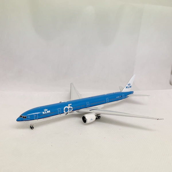 Egypt Air B777-300ER SU-60R Phoenix 1:400