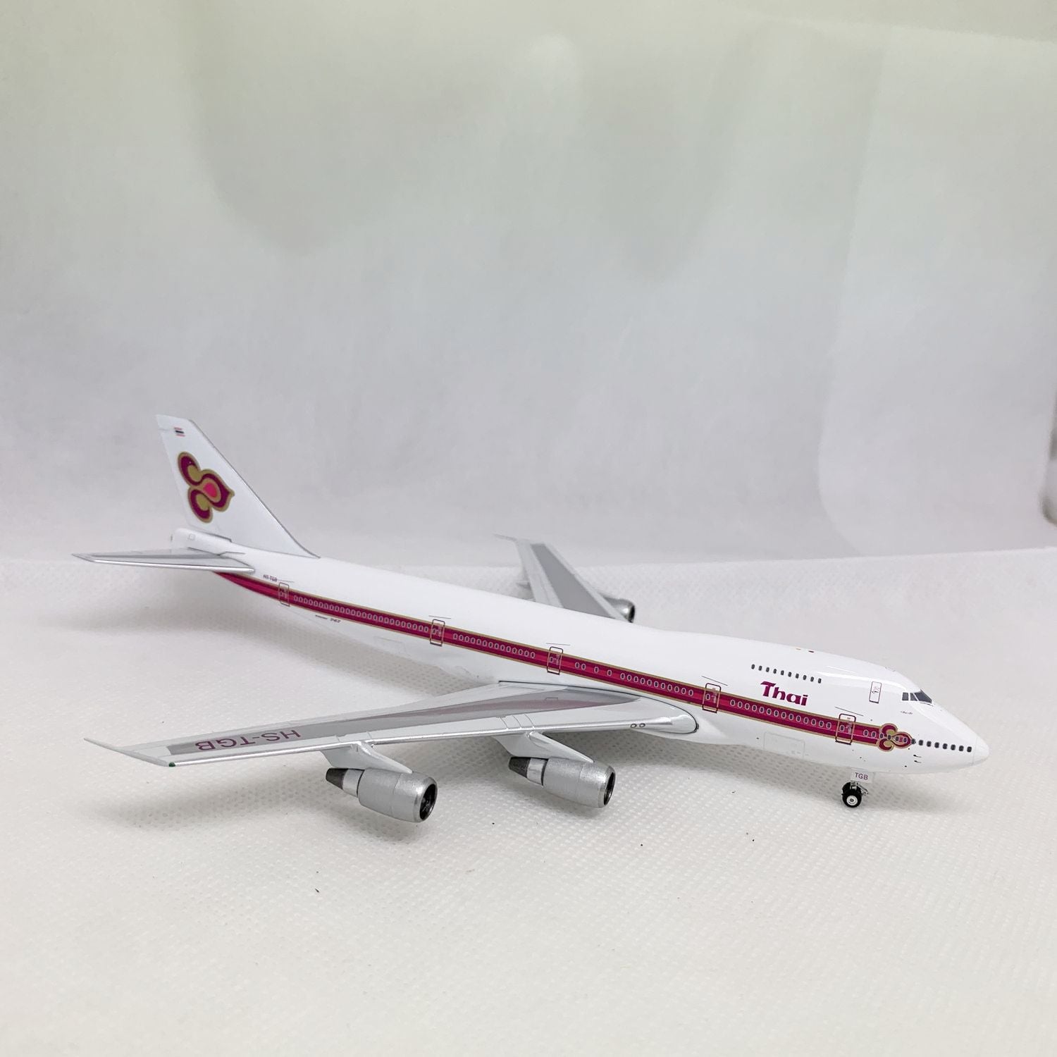 Thai B747-200 HS-TGB Phoenix 1:400