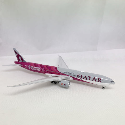 Qatar Airways B777-300ER A7-BEB Phoenix 1:400