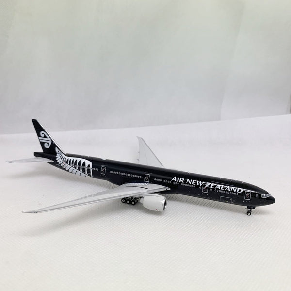 Air New Zealand B777-300ER ZK-OKQ Phoenix 1:400