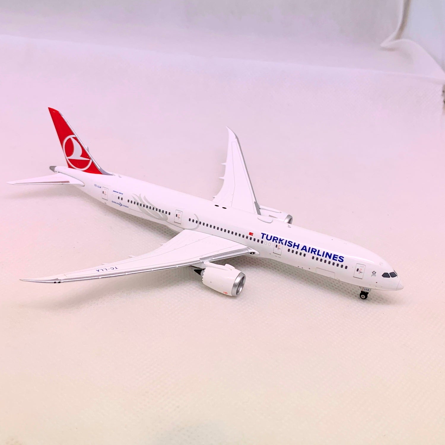 Turkish Airways B787-9 TC-LLA Phoenix 1:400