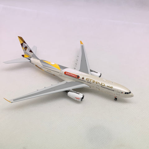 Etihad Airways A330-200 Happy11.11 A6-EFD Phoenix 1:400