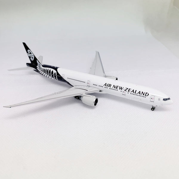 Air New Zealand B777-300ER ZK-OKR Phoenix 1:400