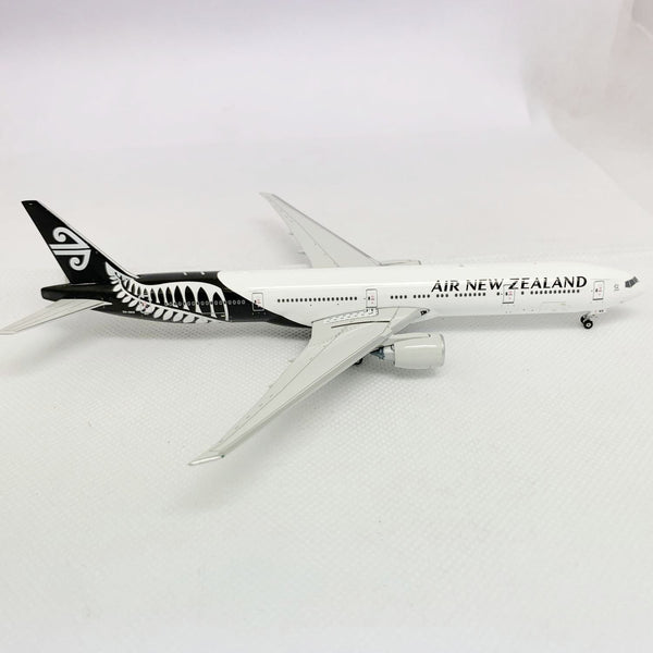 Air New Zealand B777-300ER ZK-OKR Phoenix 1:400