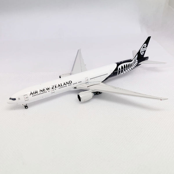 Air New Zealand B777-300ER ZK-OKR Phoenix 1:400