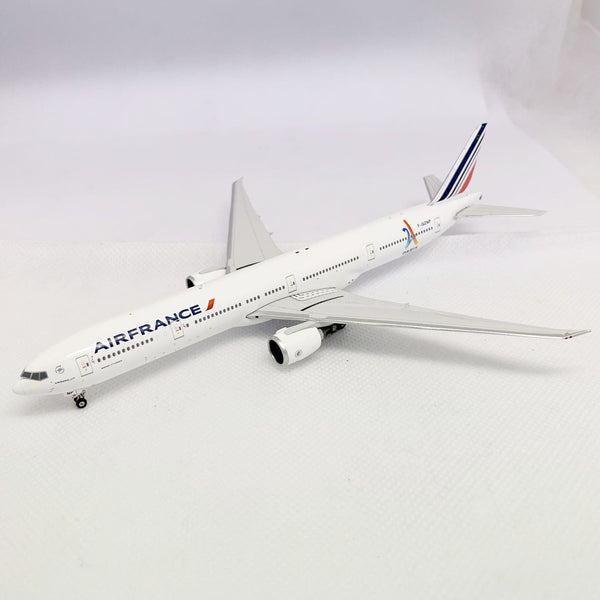 Air France B777-300ER F-GZNP Phoenix 1:400