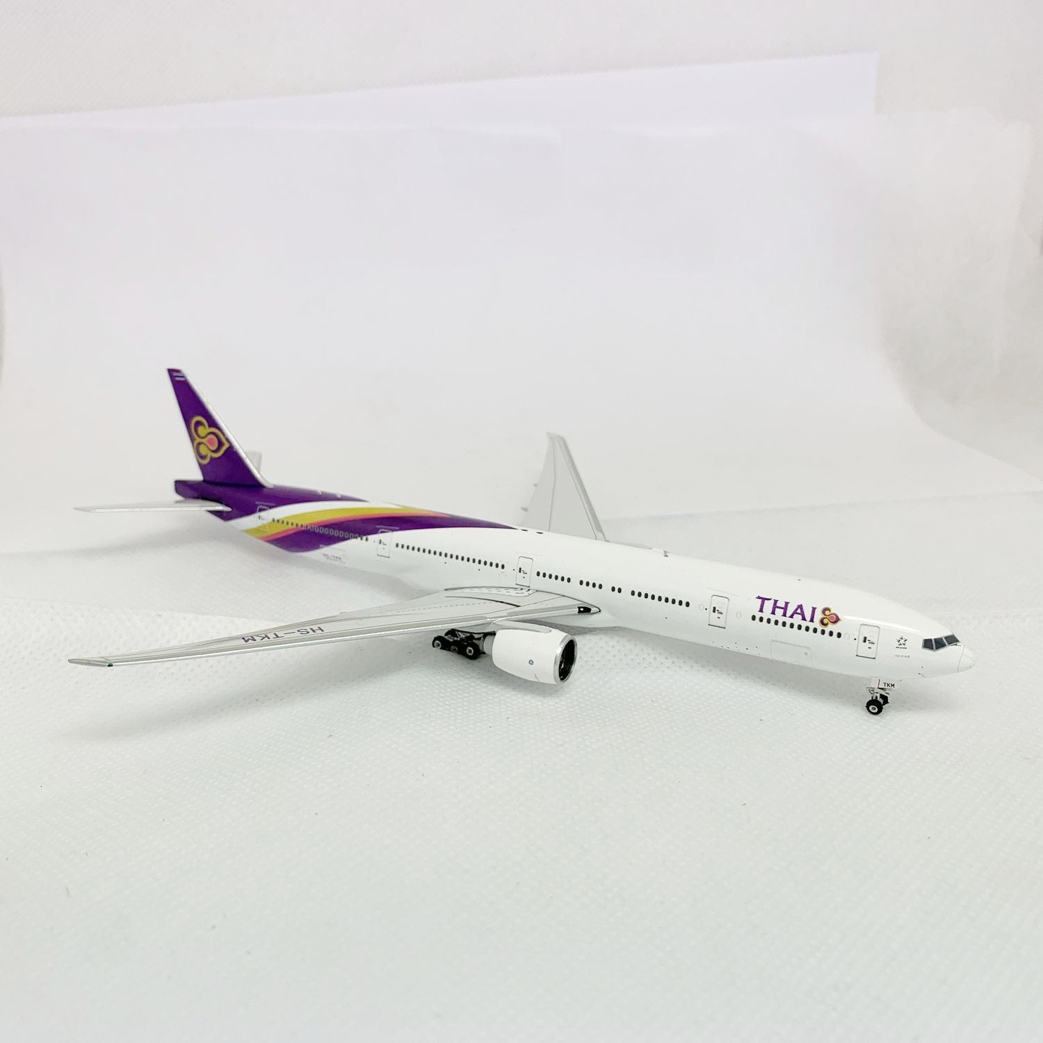 Thai Airways B777-300ER HS-TKM Phoenix 1:400