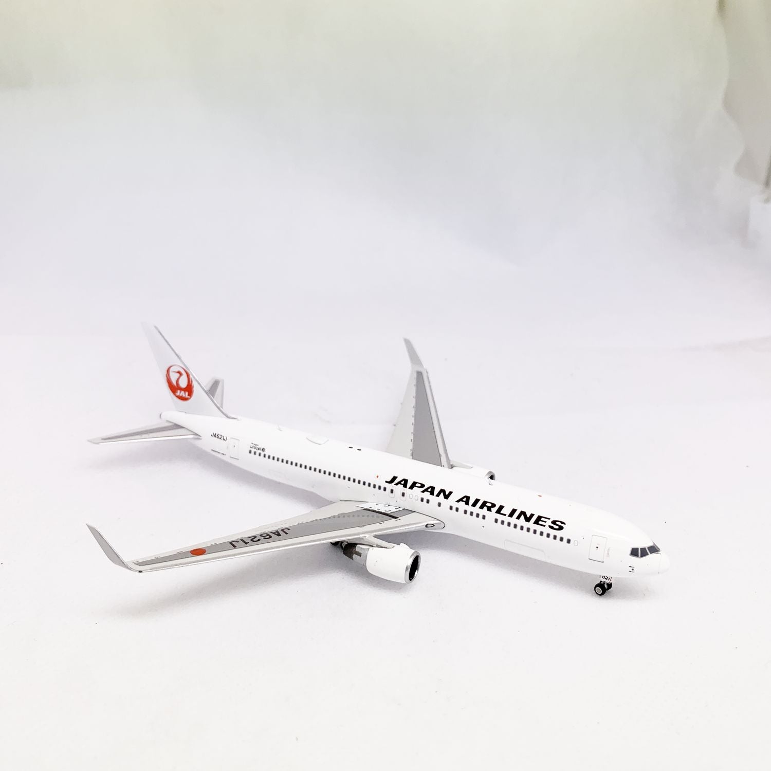 JAL B767-300ER JA621J Phoenix 1:400