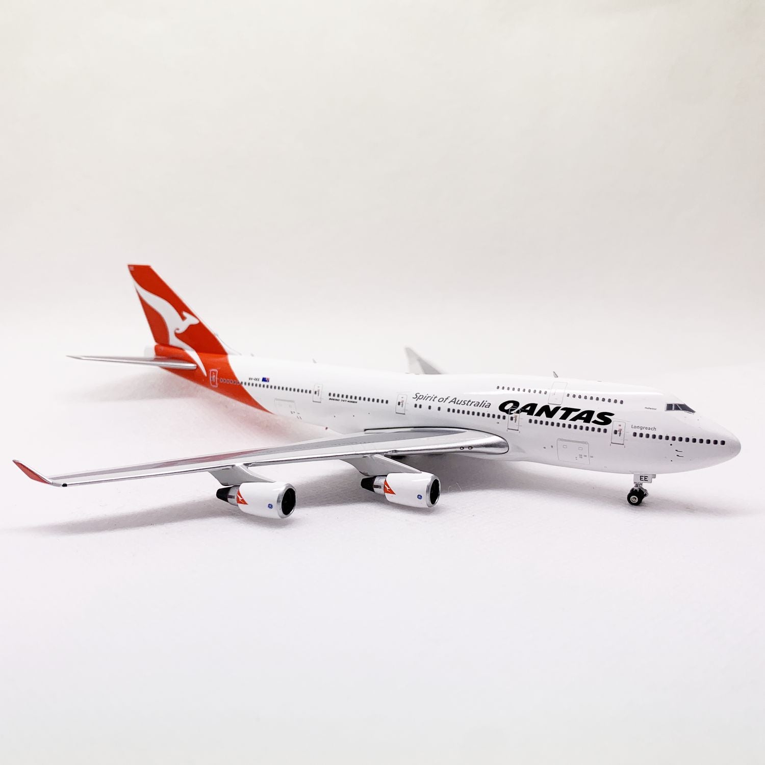 Qantas B747-400ER VH-OEE Phoenix 1:400