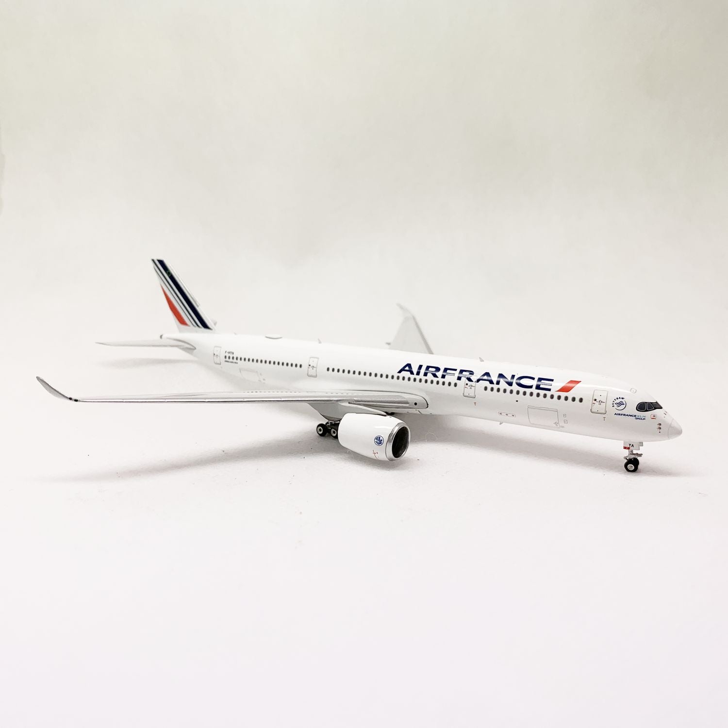 Air France A350-900 F-HTYA Phoenix 1:400