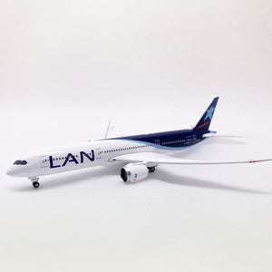 Lan B787-9 CC-BGA Phoenix 1:400