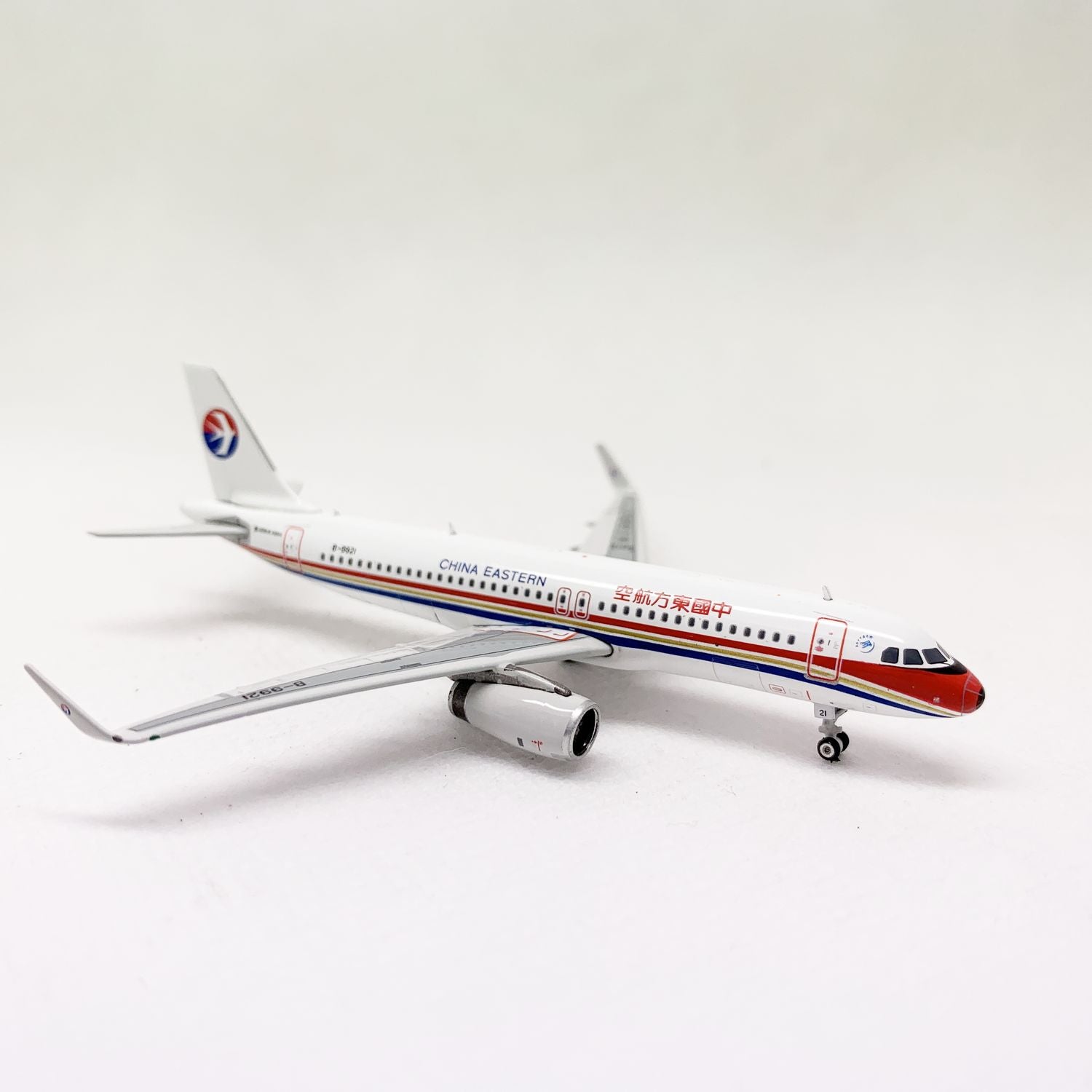 China Eastern A320 B-9921 Phoenix 1:400